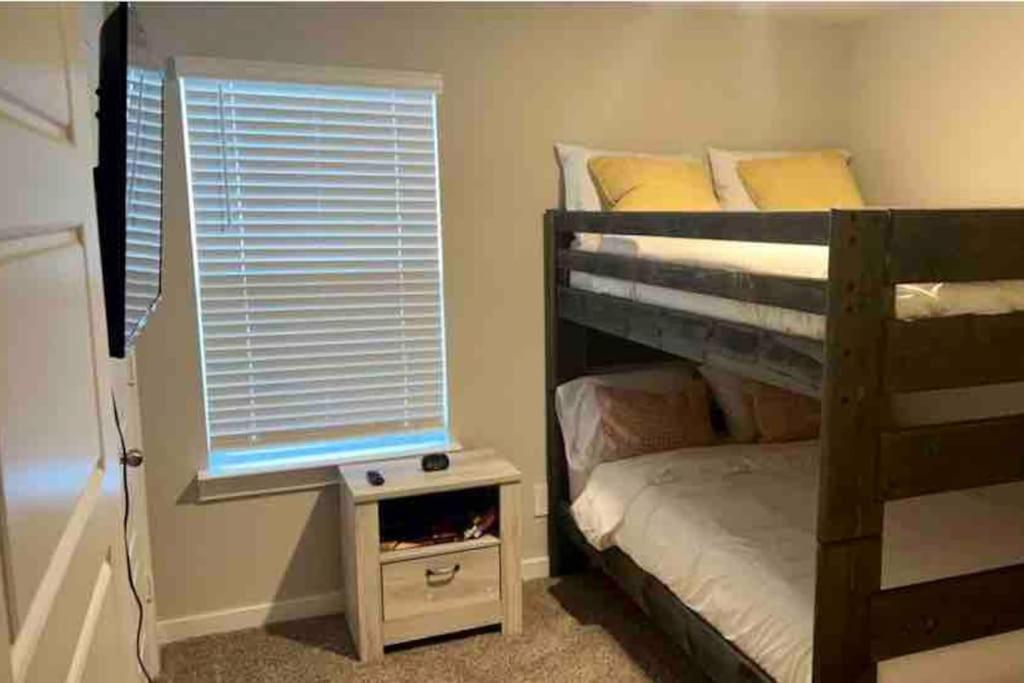 Luxe 3 Bedroom - Near Airport, Nrg, Downtown Villa *